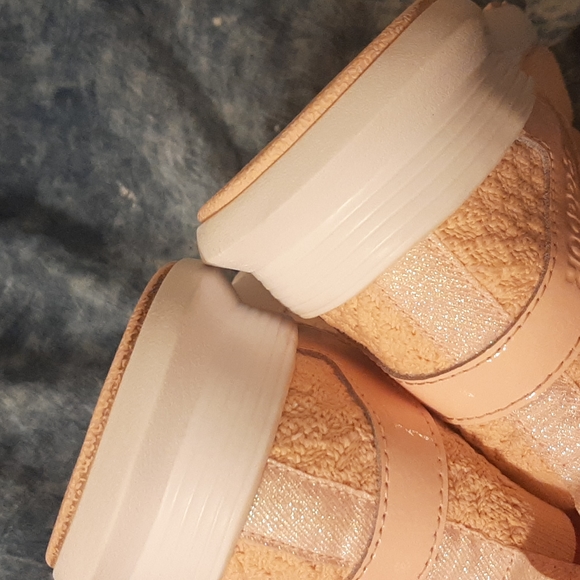 Reebok Zoku sneakers US 7.5. On the promotion pic - 🔥 Coral color. Not my color - Picture 9 of 15